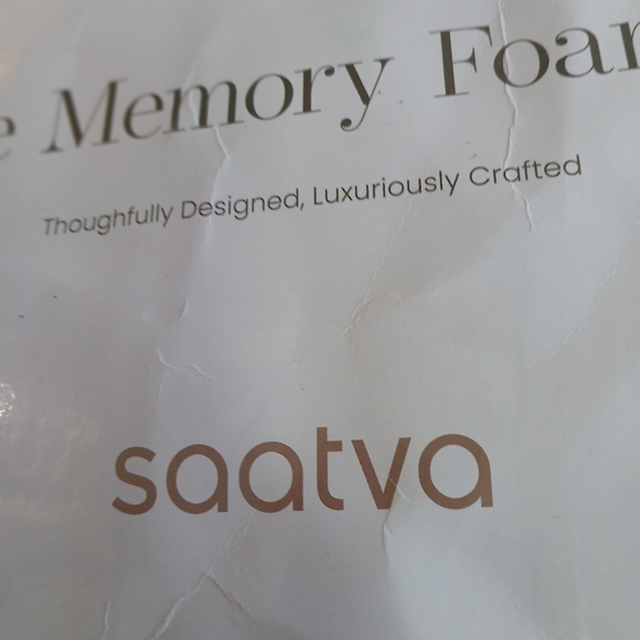 1 Graphite Memory Foam Pillow - Picture 4 of 8